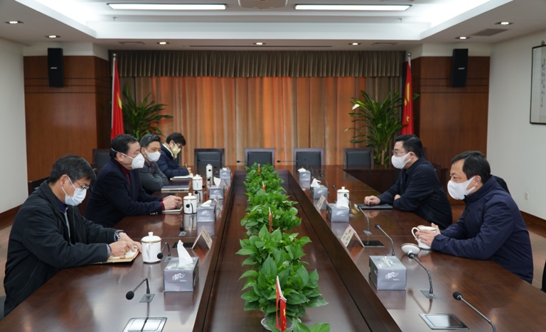 开云电竞-新东方外国语学校橄榄球队北航球场上演“神迹”(图3) 开云电竞中国